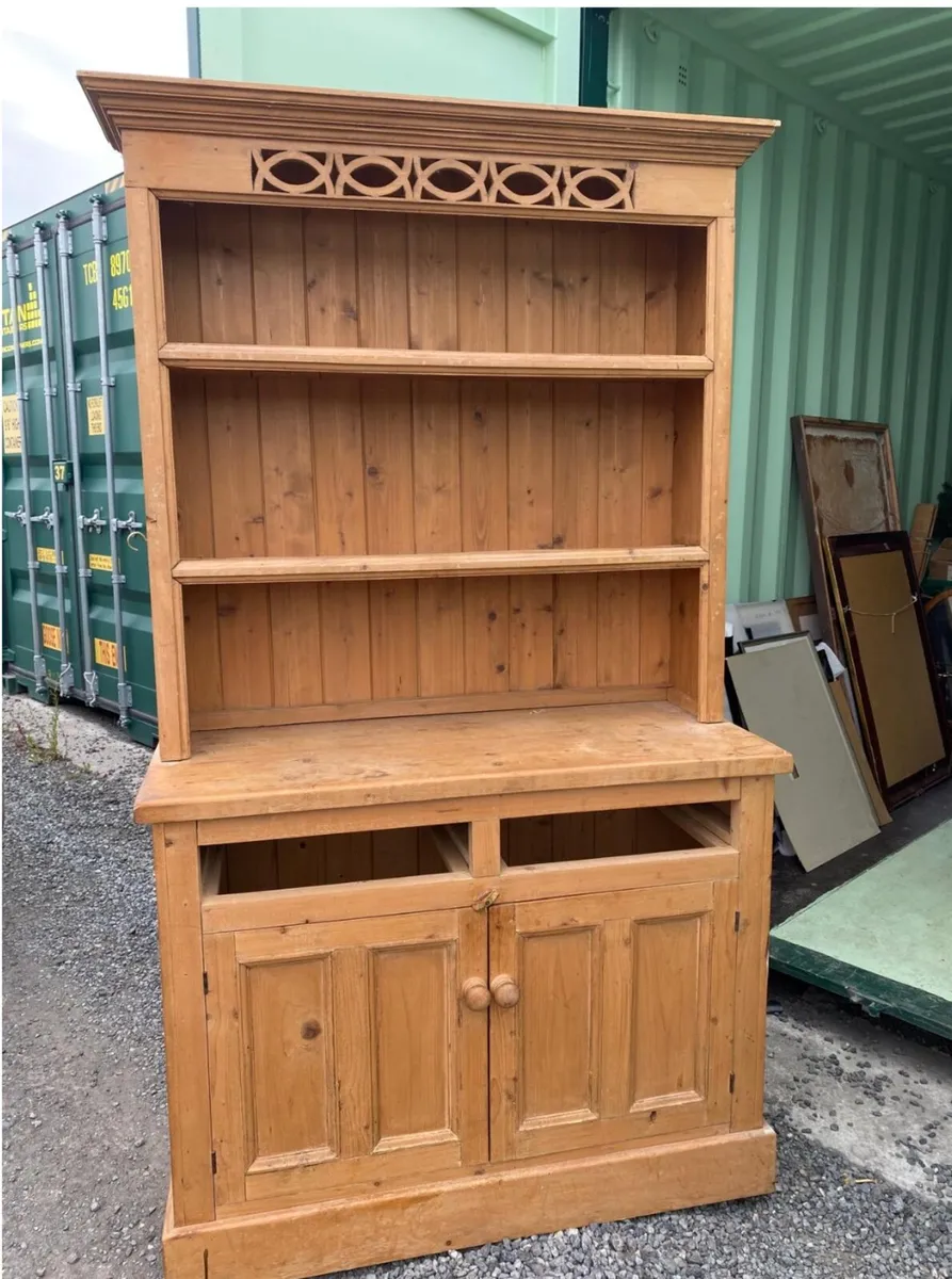 Dresser
