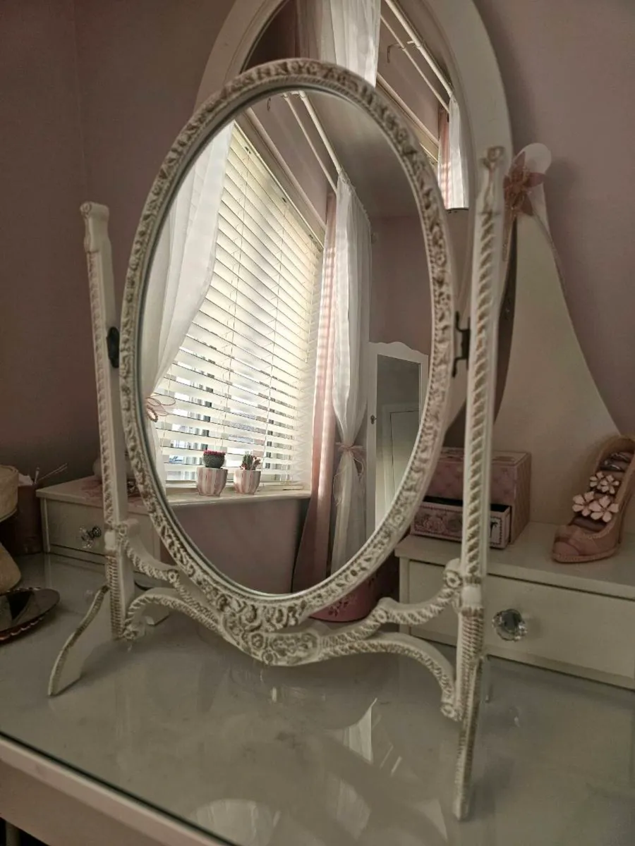 Ornate swivel mirror - Image 1