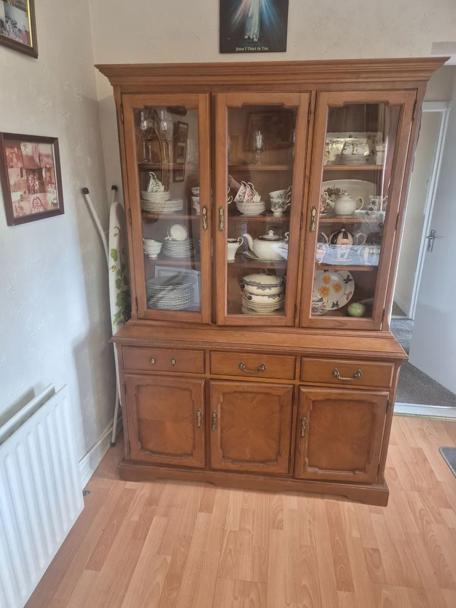 Dresser - Image 2