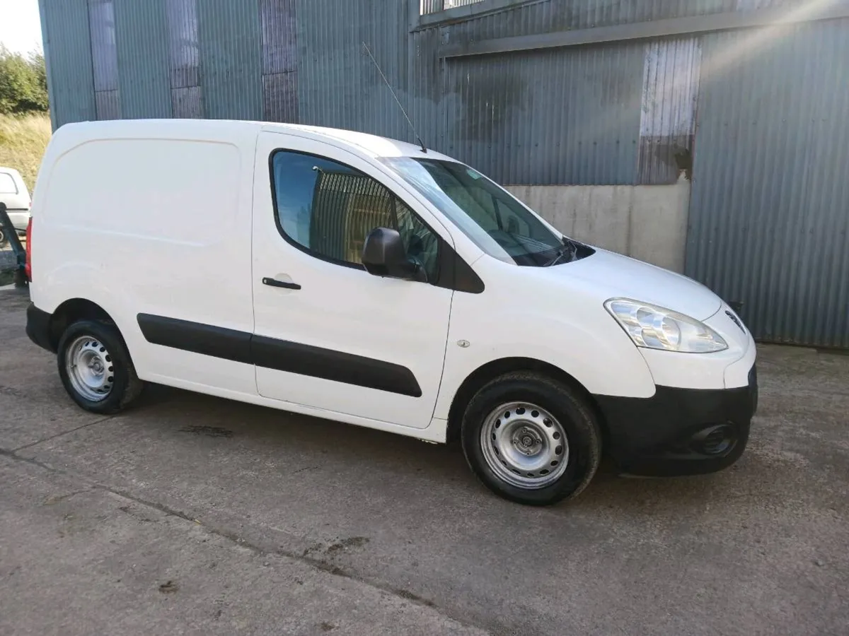 2011 peugeot partner, low miles, just passed test - Image 2