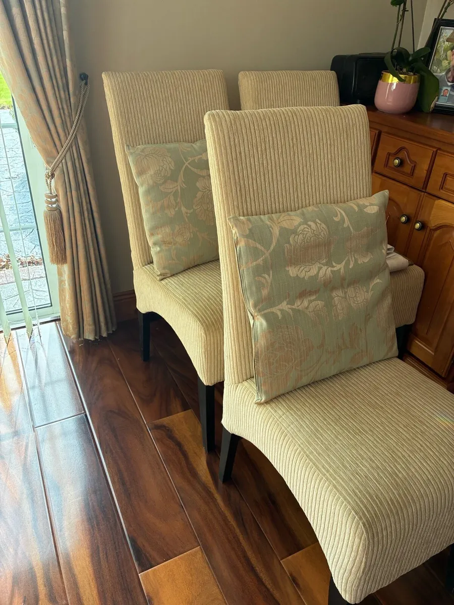 Dining room chairs - Image 1