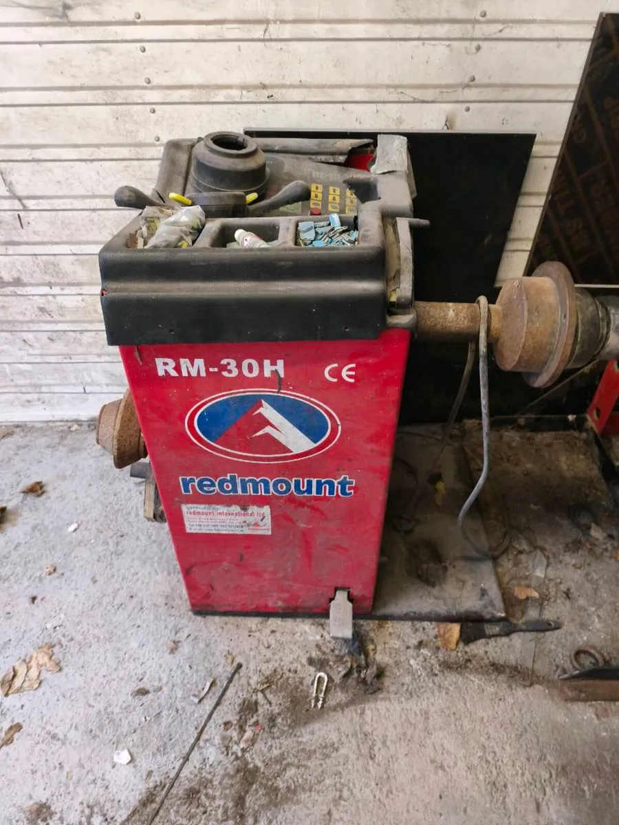 Tyre balancer - Image 1