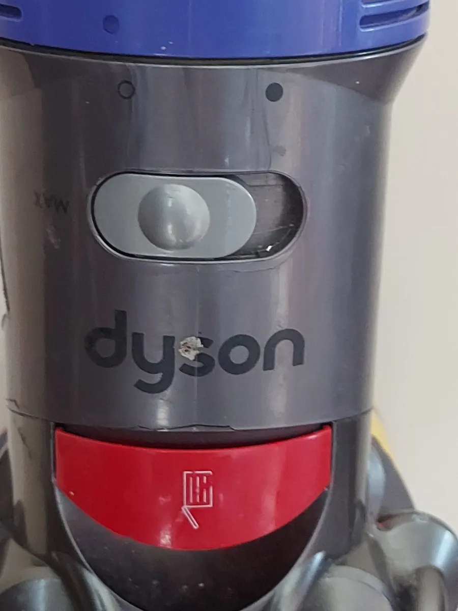 DYSON V8 Animal Extra cyclone Vacuum Cleaner, in v - Image 3
