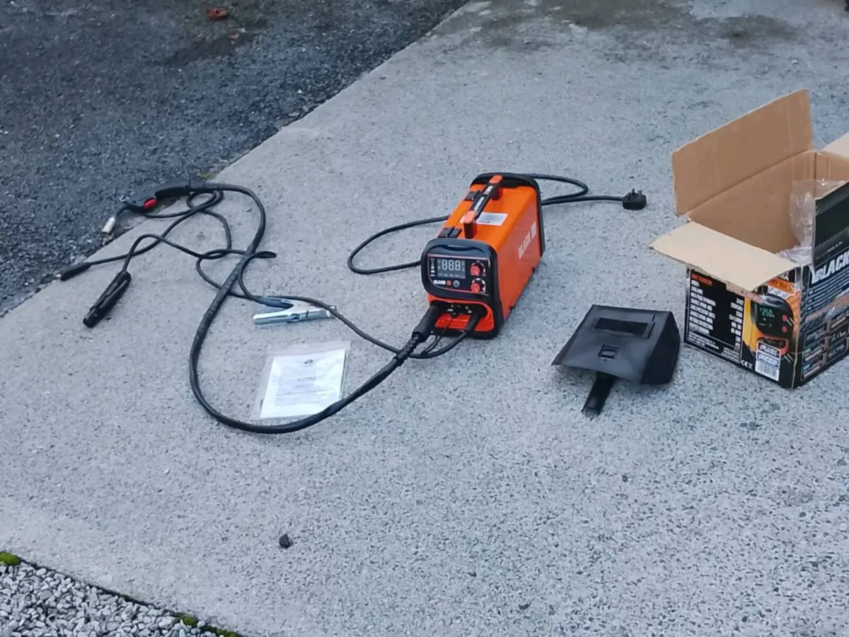 250amp  arc mig Tig gasless - Image 1