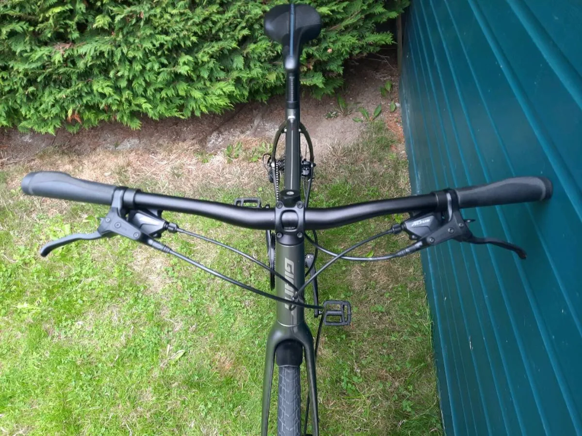 Giant Escape Hybrid bike - Image 4