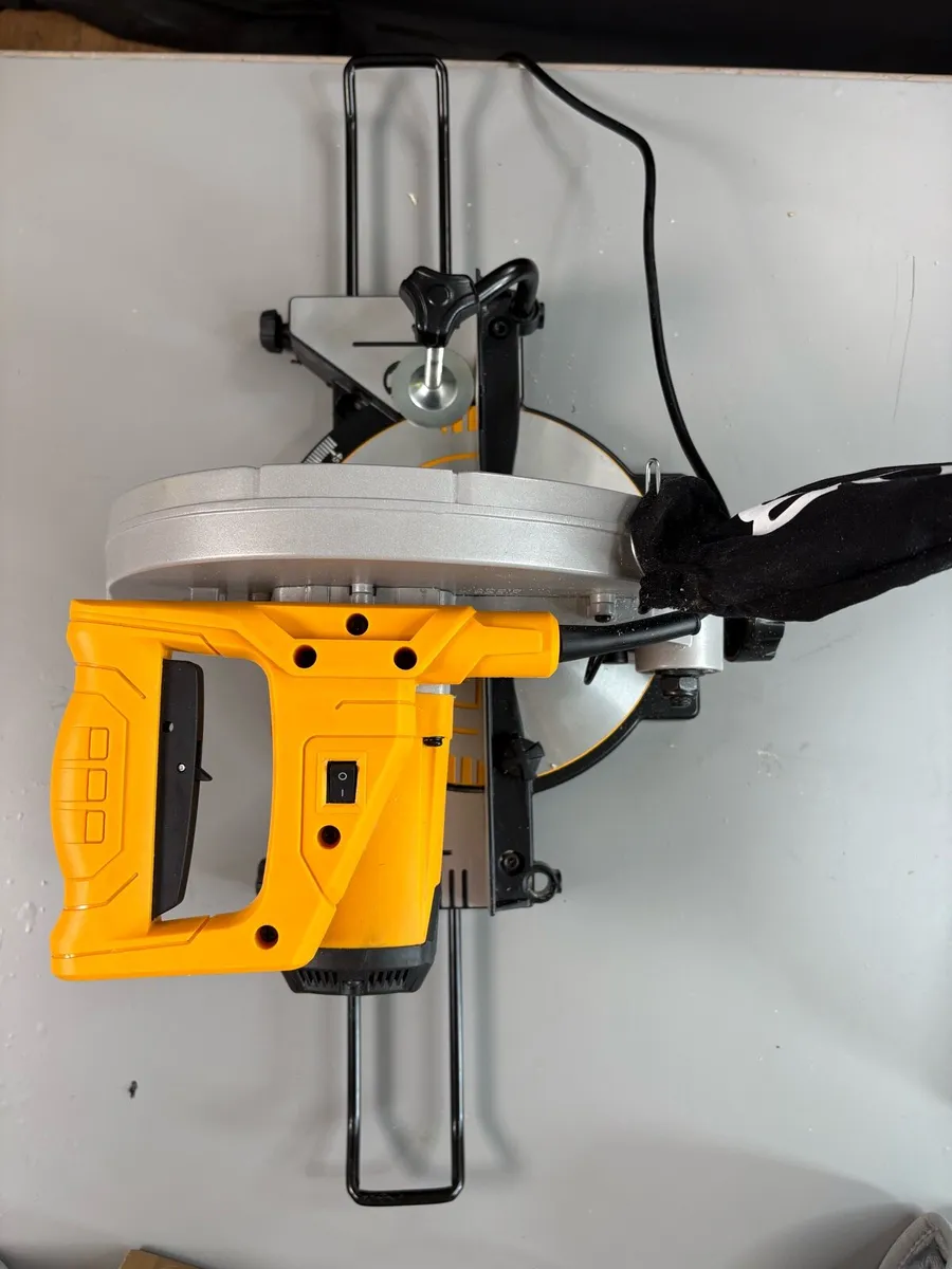 Sliding Mitre Saw - JCB - Image 3