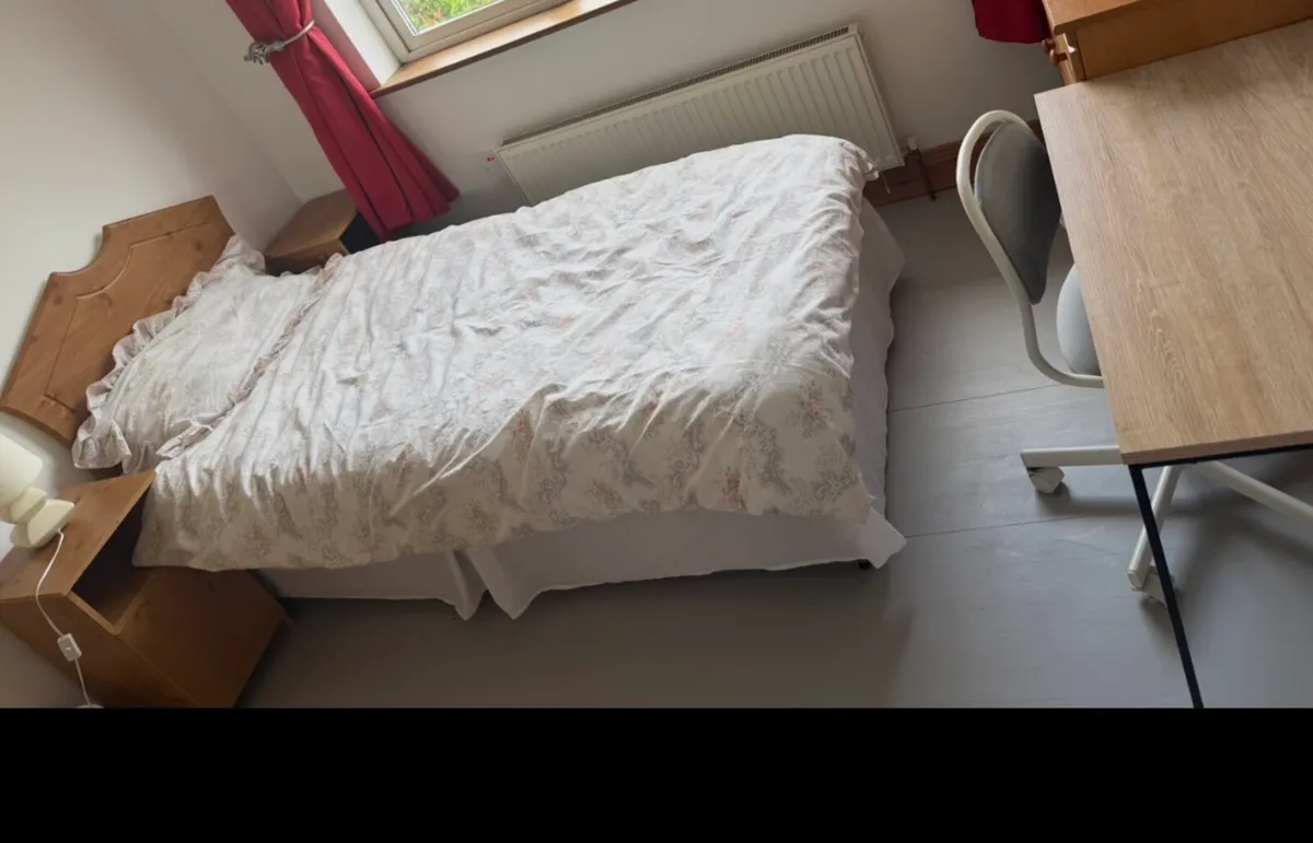Single bed - Image 1