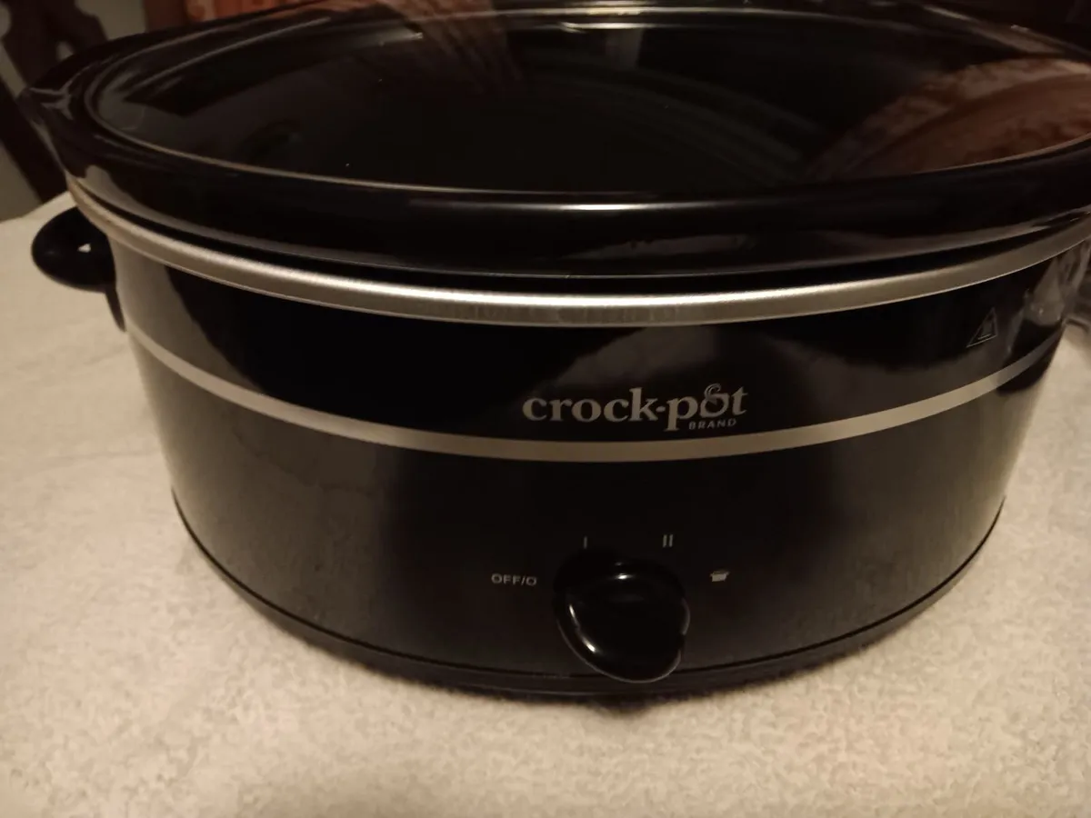 CROCK POT SLOW COOKER - Image 1