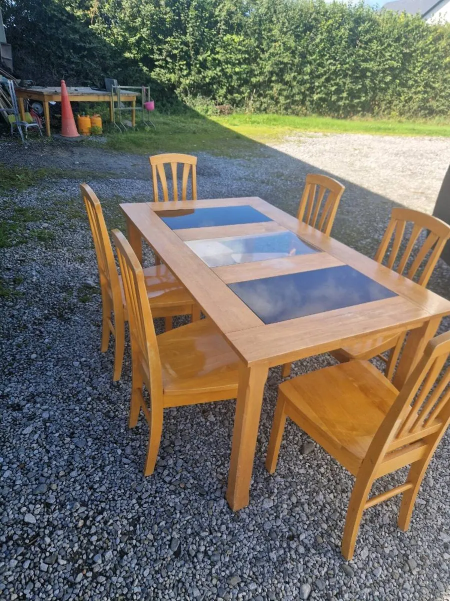 Table and 6 chairs  CHEAP €120 - Image 1