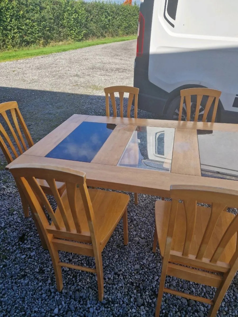 Table and 6 chairs  CHEAP €120 - Image 3