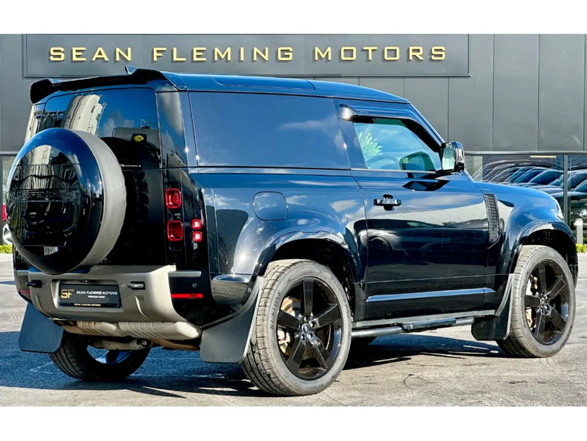 Land Rover Defender 350 HSE XDYN 3.0 HARD TOP - Image 3