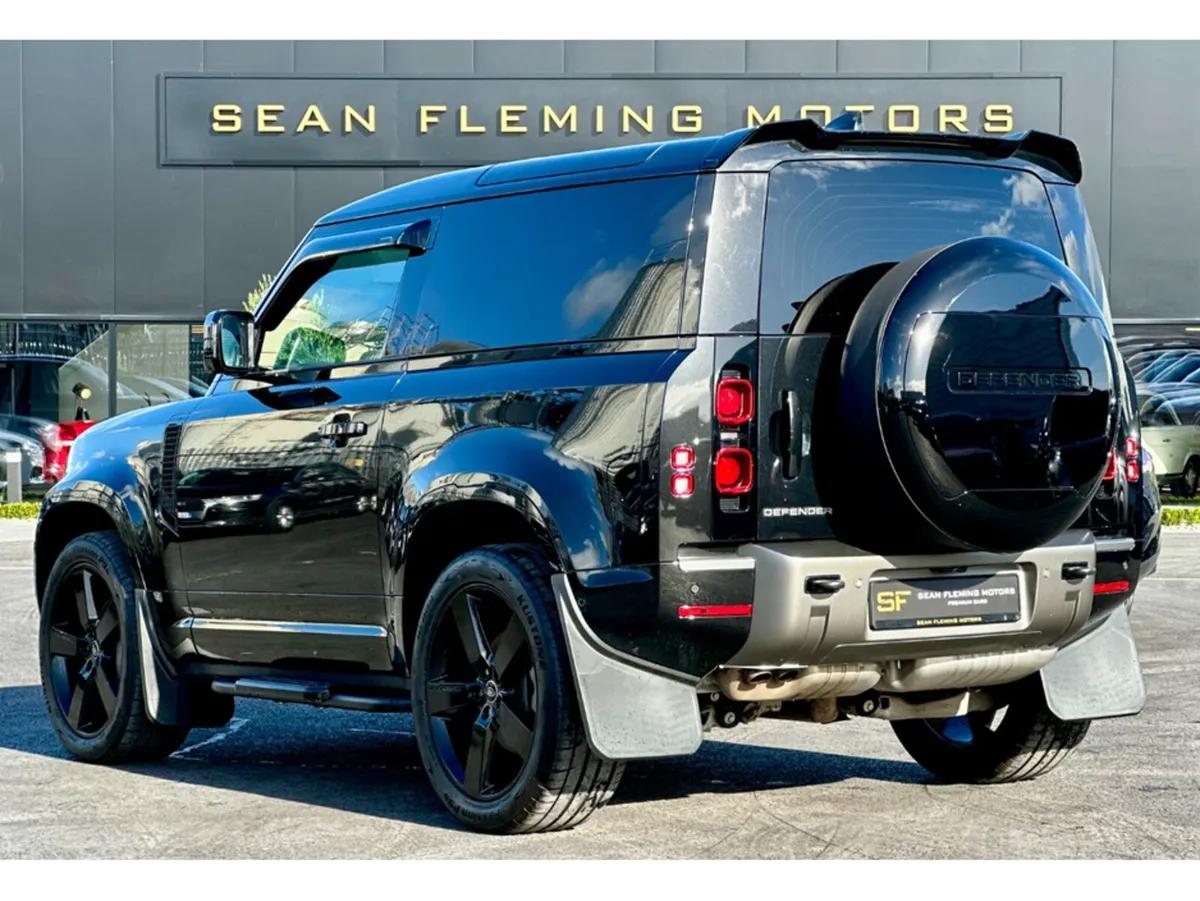 Land Rover Defender 350 HSE XDYN 3.0 HARD TOP - Image 4