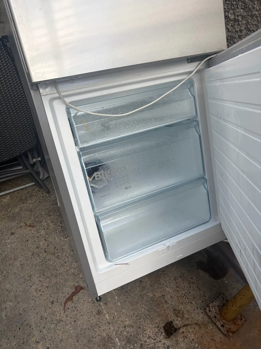 Bosch Fridge freezer - Image 3