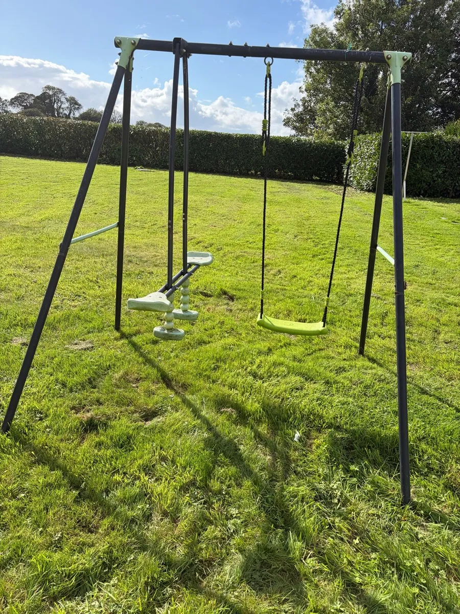 Kids swing and see-saw - Free to take away - Image 3