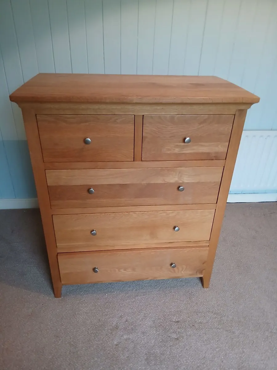 Furniture Oak chest of drawers