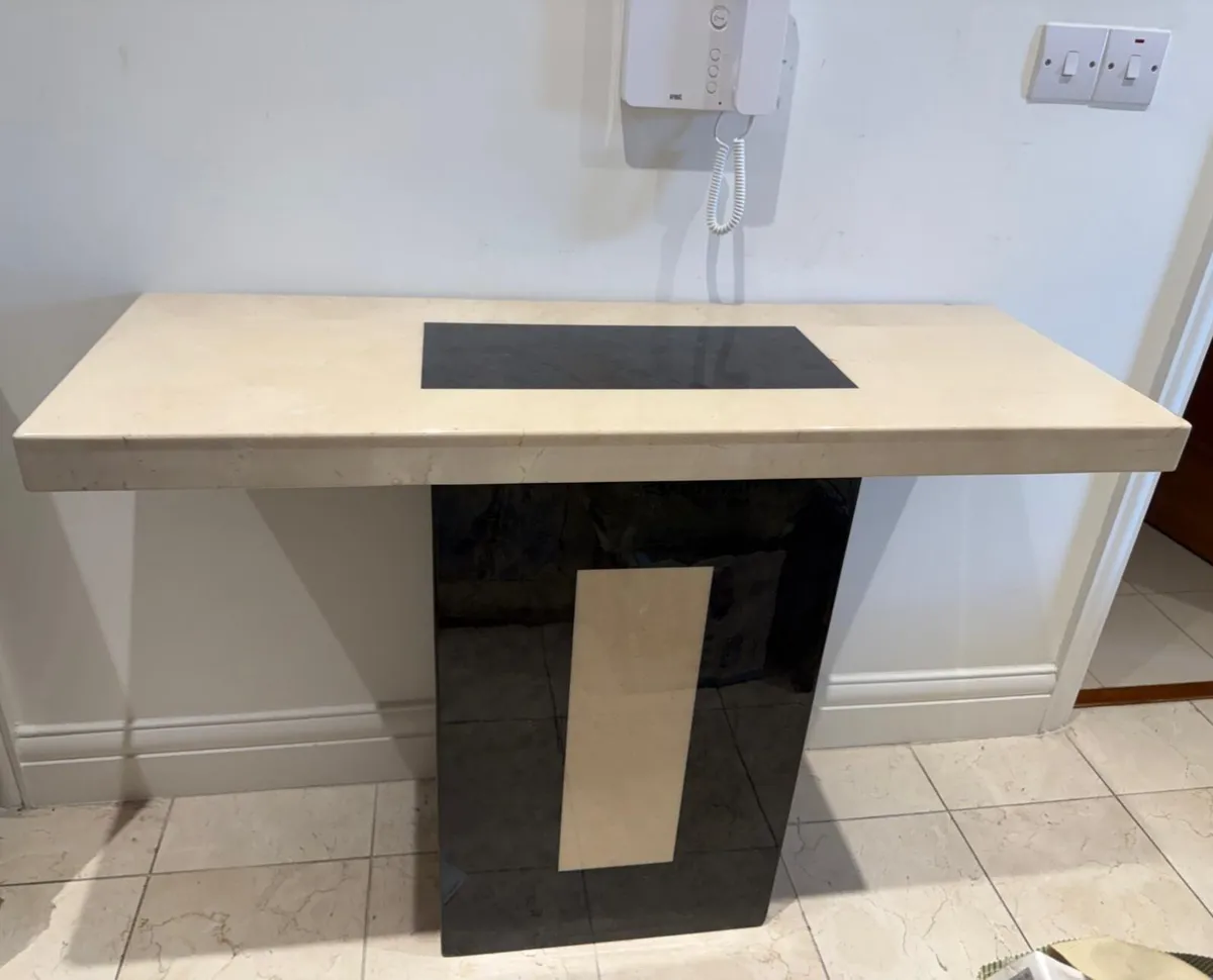 Solid alabaster console table - Image 1