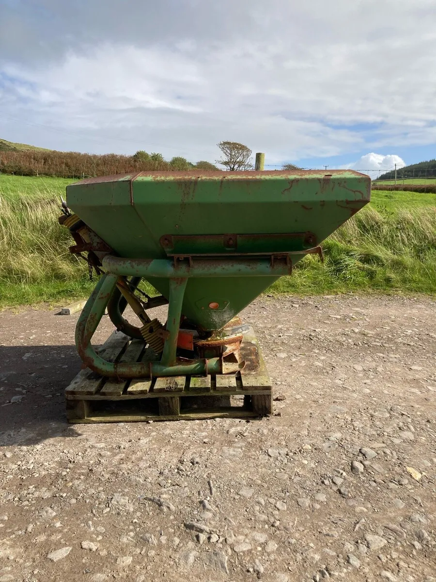 Fertiliser spreader - Image 3