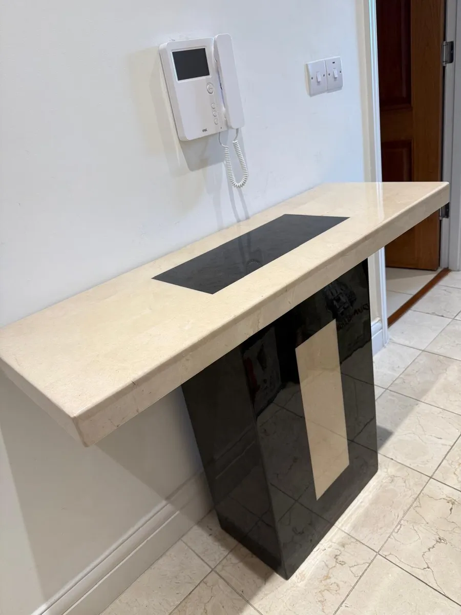 Solid alabaster console table - Image 3