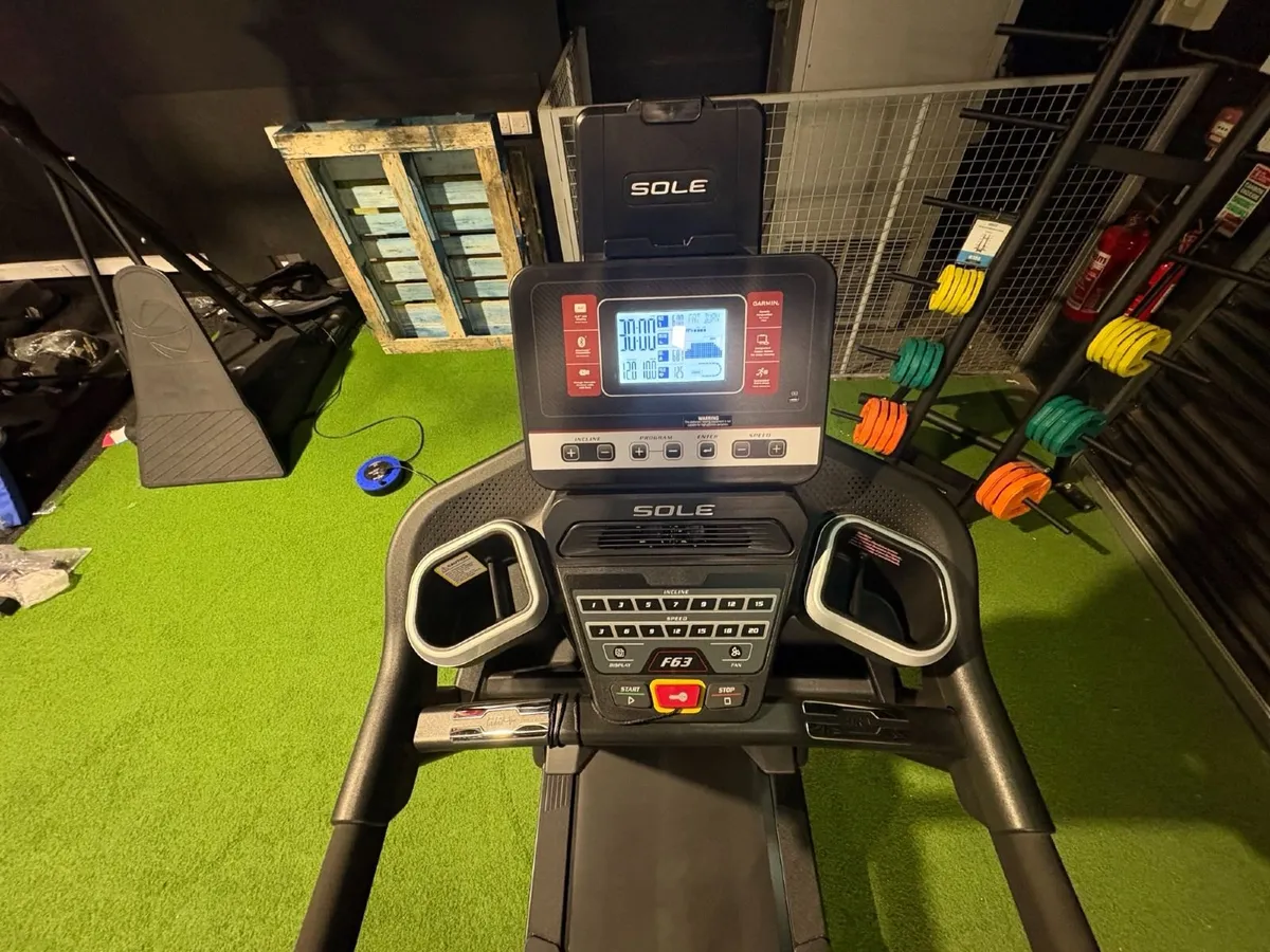 Sole F63 Folding Treadmill| 3 CHP | 19 km/h - Image 2