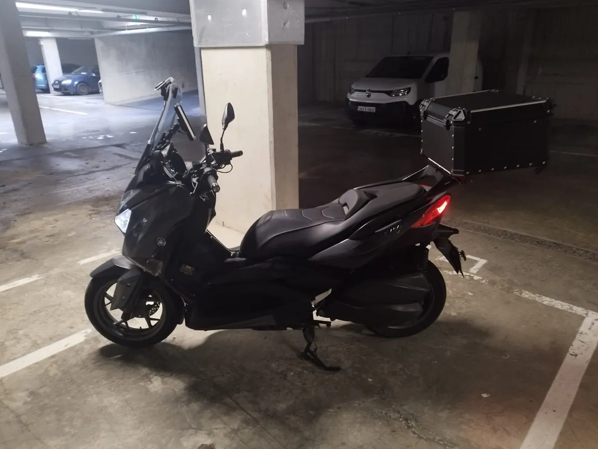Yamaha XMAX 300 Excellent Condition & Fully Loaded - Image 2