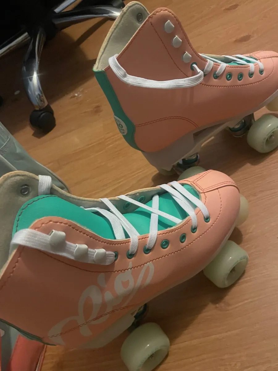 Roller Rio Skates, bag and helmet - Image 1