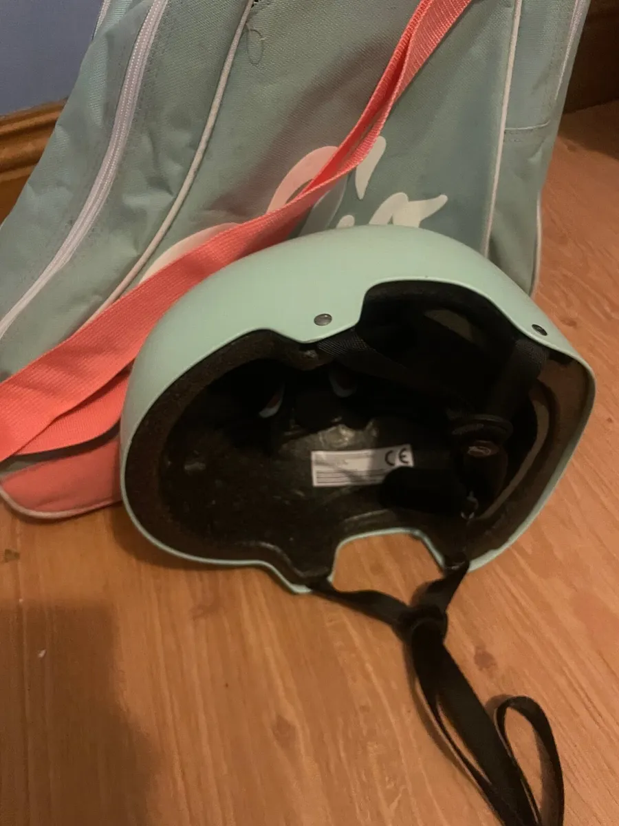 Roller Rio Skates, bag and helmet - Image 3