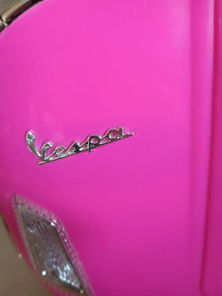 Electric Vespa - Image 2