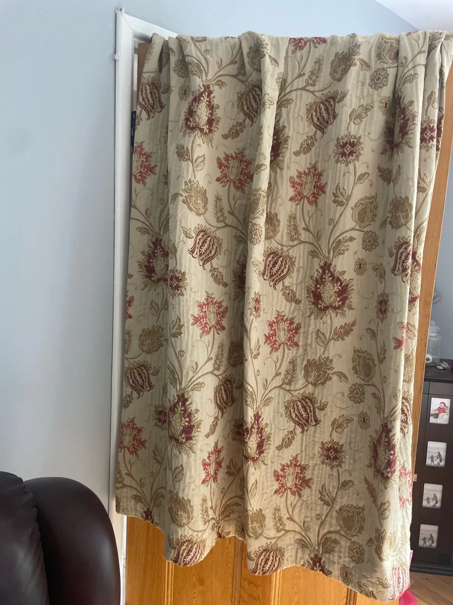 Curtains - Image 4