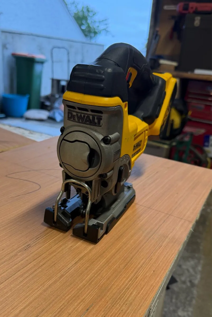 Dewalt dcs331 18v jigsaw. - Image 3