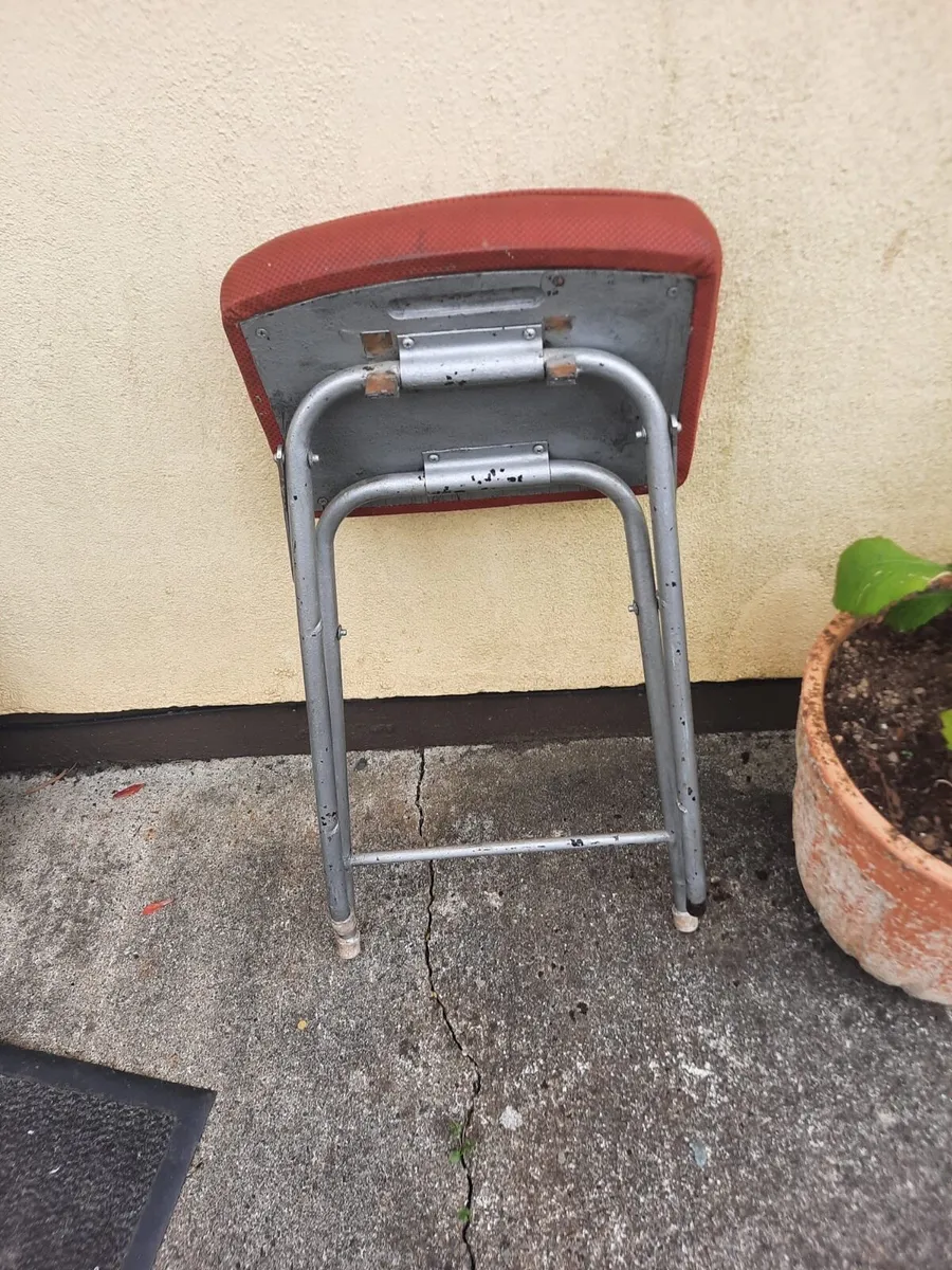 Foldable stool - Image 3