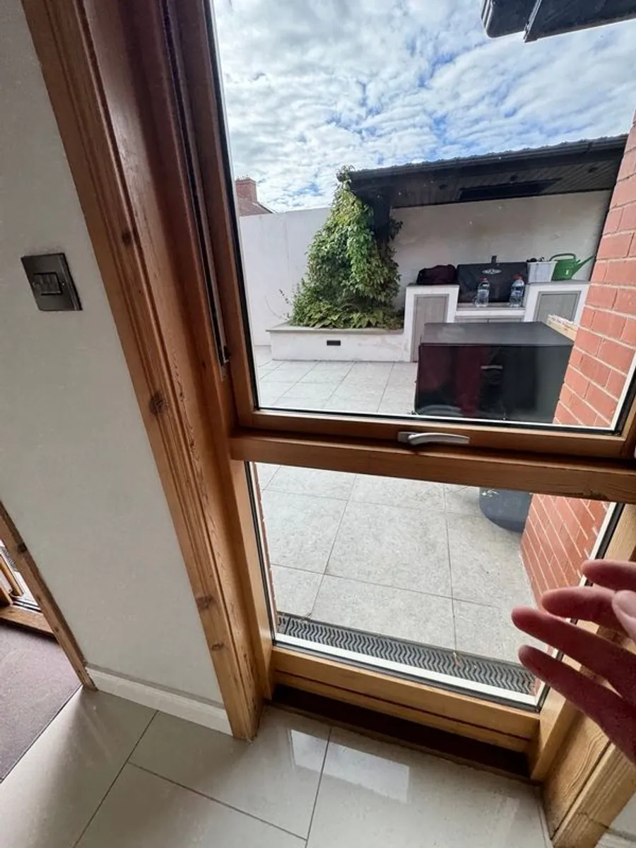 Tall Double Glazed Timber/Aluminium Window 900 x 2050mm - Image 4