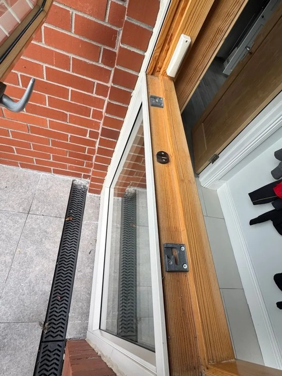 Tall Double Glazed Timber/Aluminium Window 900 x 2050mm - Image 2