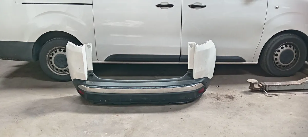 Peugeot 3008 back bumper and bumper bar 2018