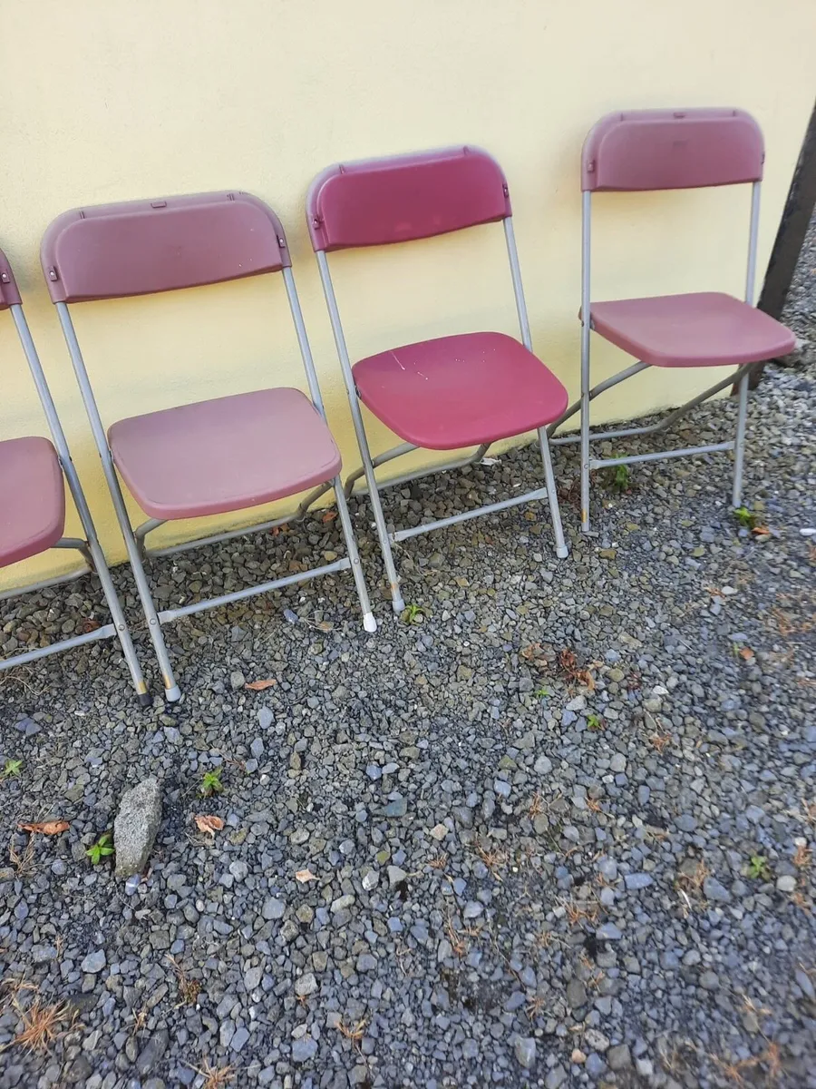 Foldable chairs - Image 2