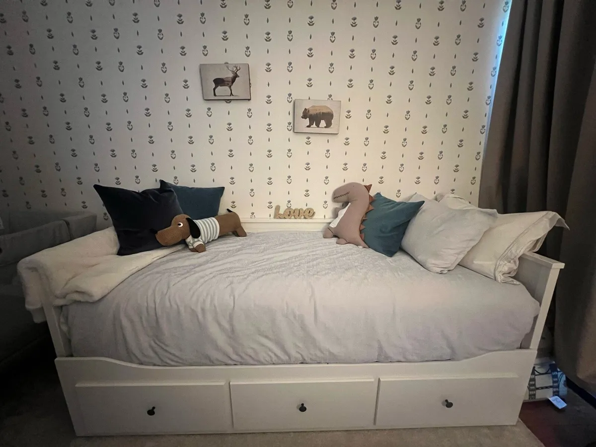 Ikea Hemnes Day Bed 80x200cm - Image 1