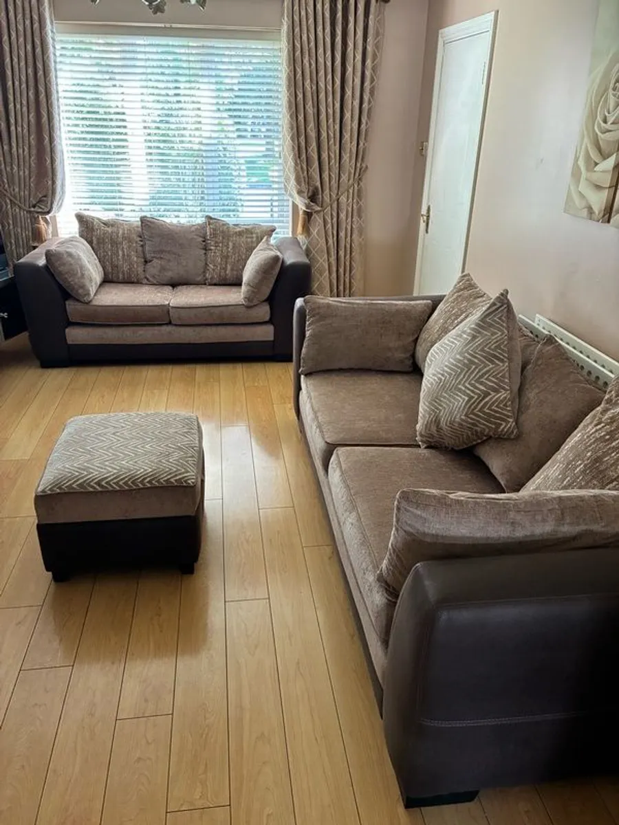 4 Seater Sofa+2 Seater sofa and Matching Footstool - Image 1