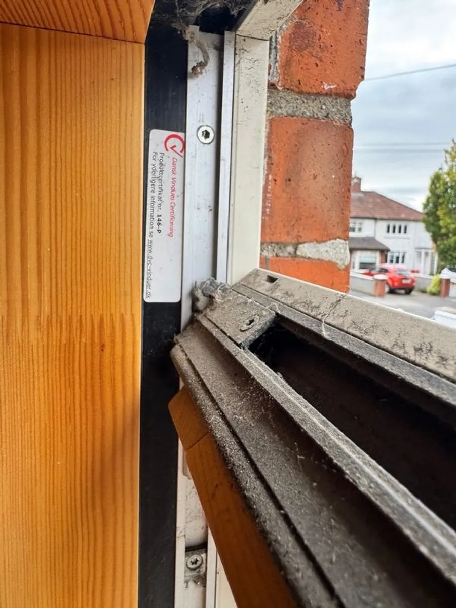 Frosted Double Glazed Timber/Aluminium Windows 3 Sizes - Image 4