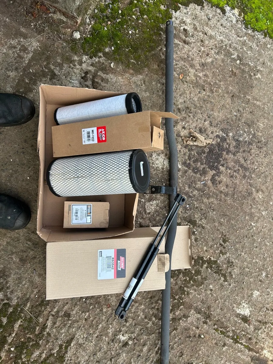 Tractor parts - Image 2