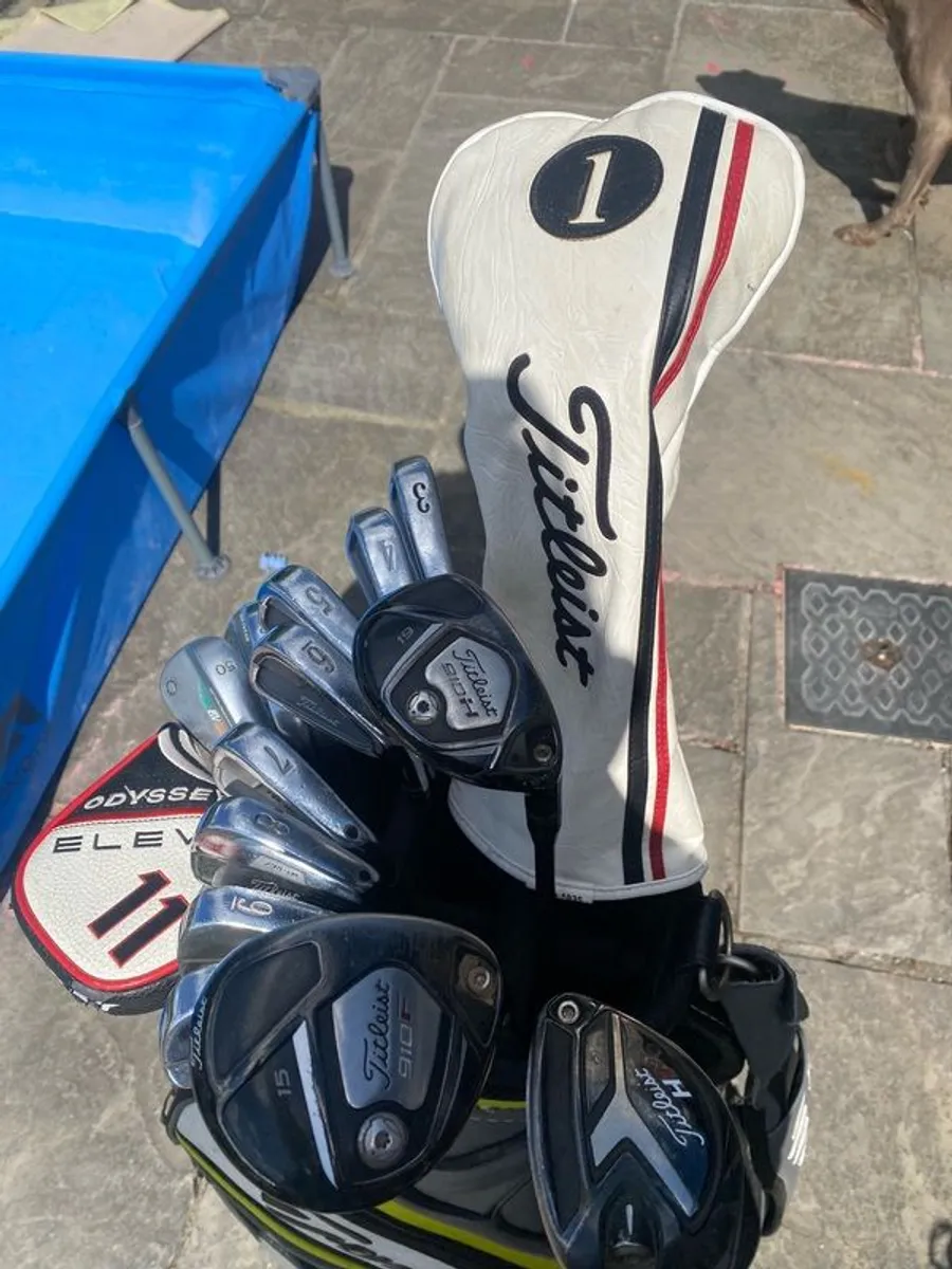 Golf bag & clubs - Image 1