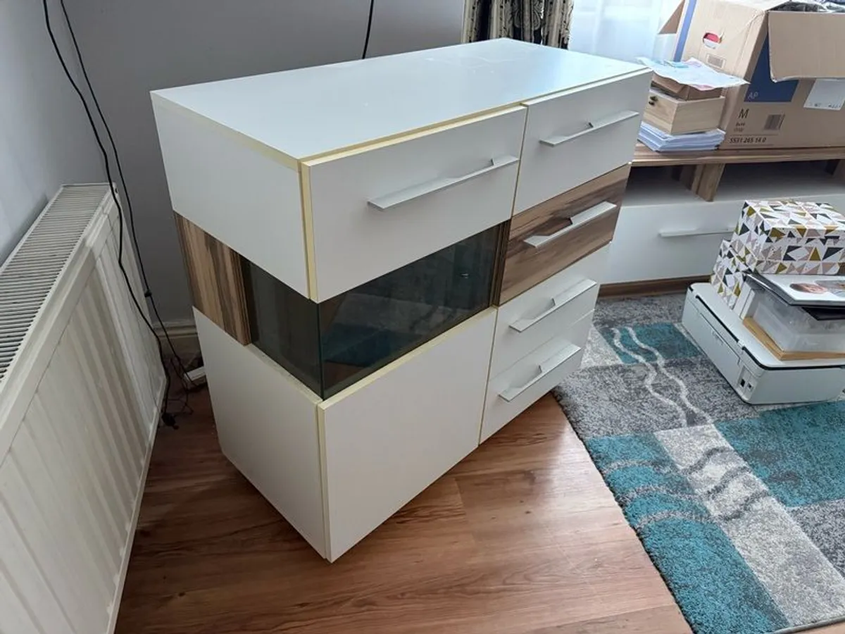 cabinet - Image 1