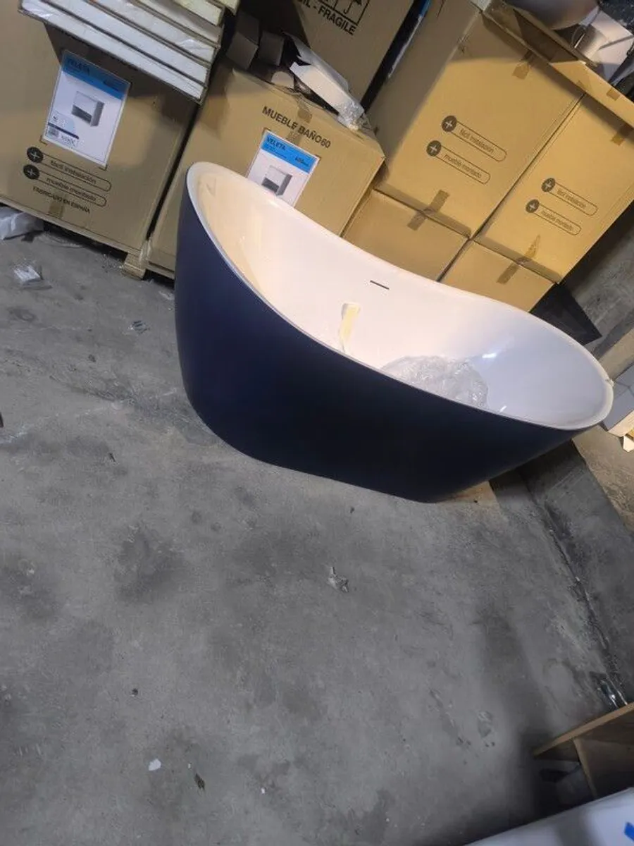 freestanding bath - Image 1