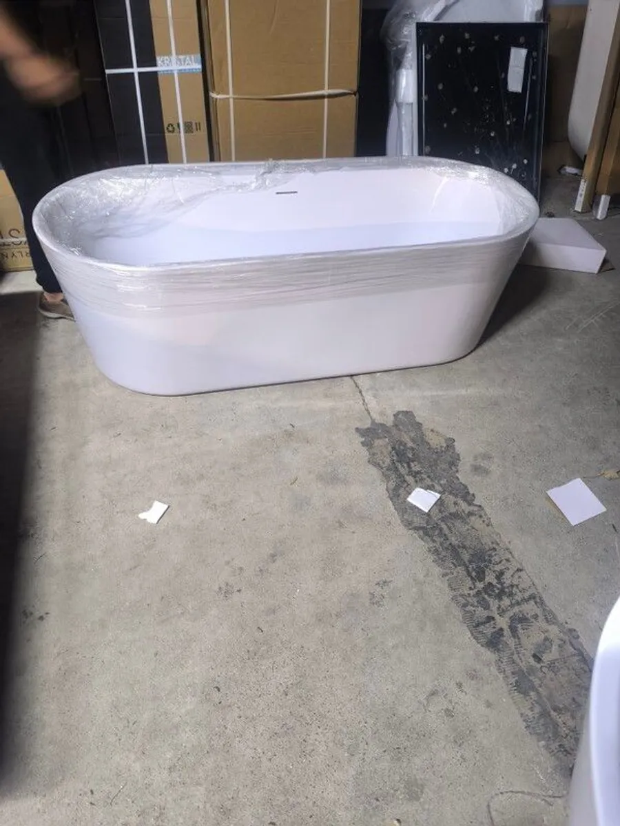 freestanding bath - Image 2