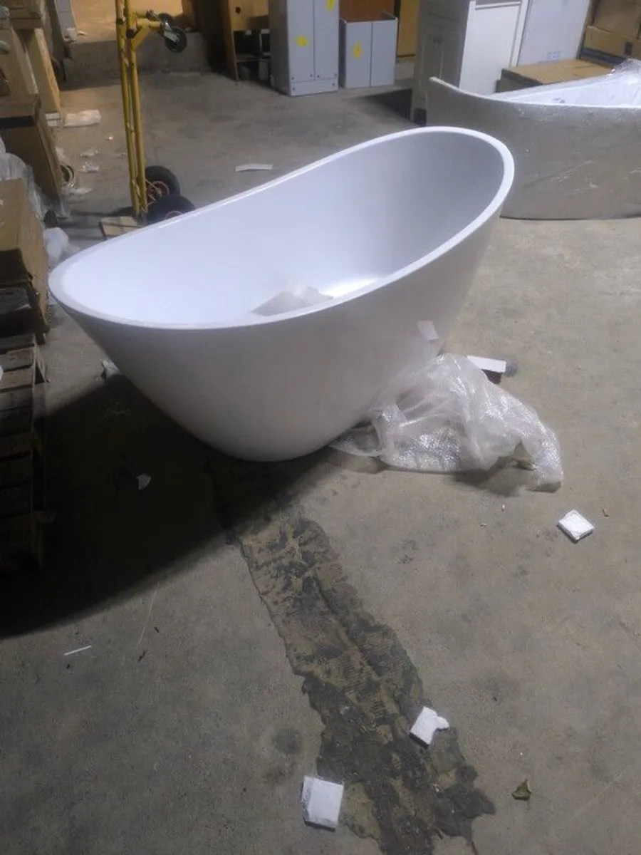 freestanding bath - Image 3