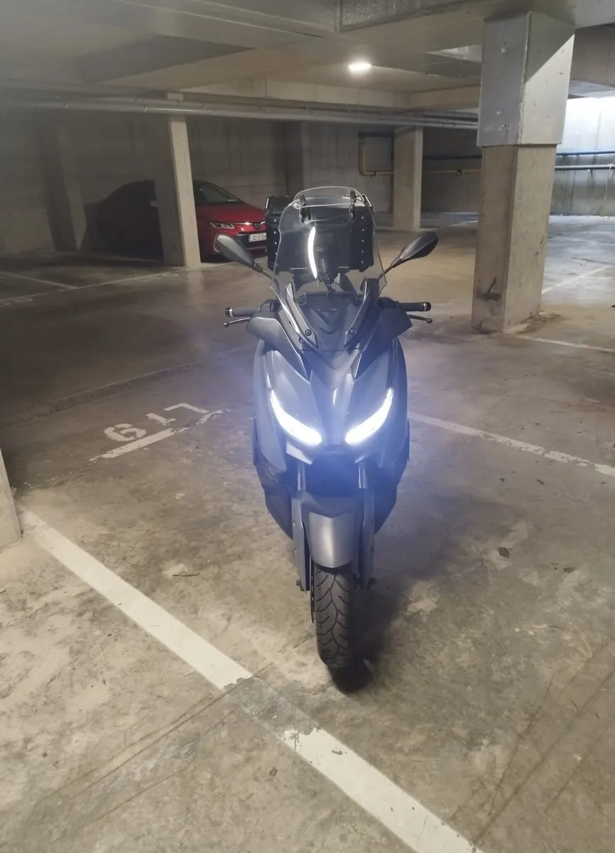 Yamaha XMAX 300 Excellent Condition & Fully Loaded - Image 4