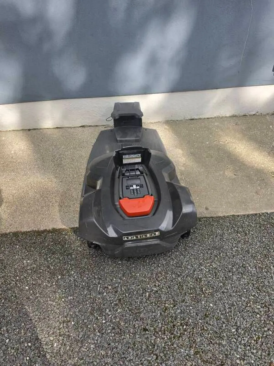Husqvarna Automower 420 - Image 1