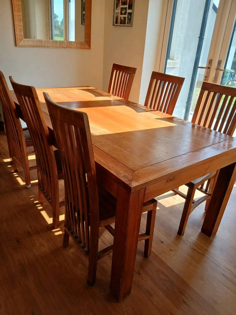 Large dining table and chairs - Image 3