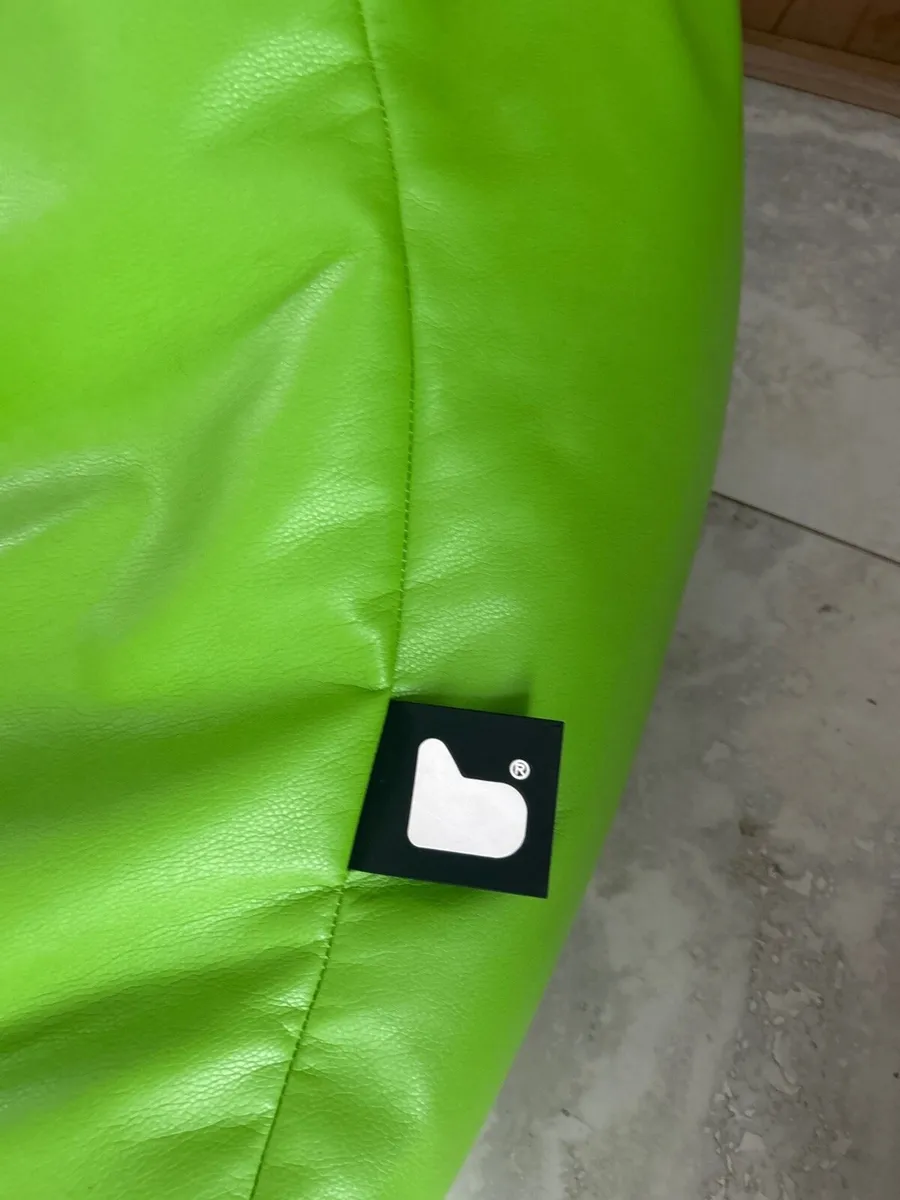 Extreme Lounging B-Bag faux leather beanbag - Image 2
