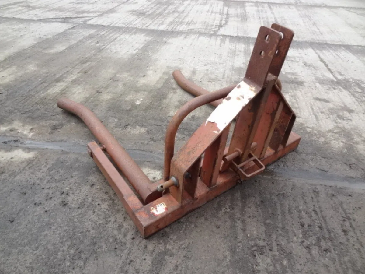 Nugent and Fleming Single Bale Lifter - Image 3