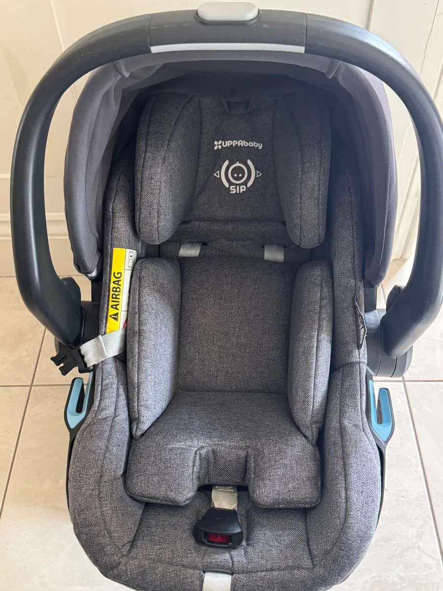Uppababy Mesa I-Size  Car Seat & Isofix - Image 1