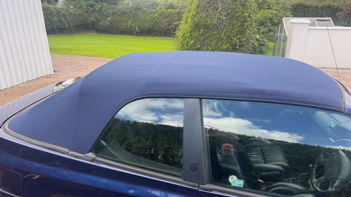 Vintage Volkswagen Golf Cabriolet 1997 - Image 3